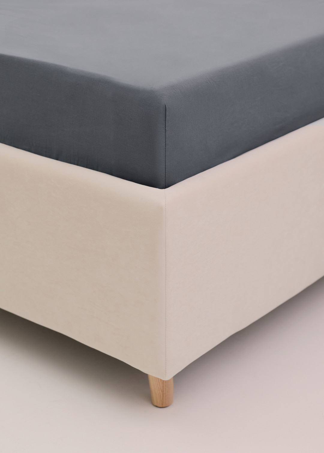 Fitted Sheet Close to Skin Graphite